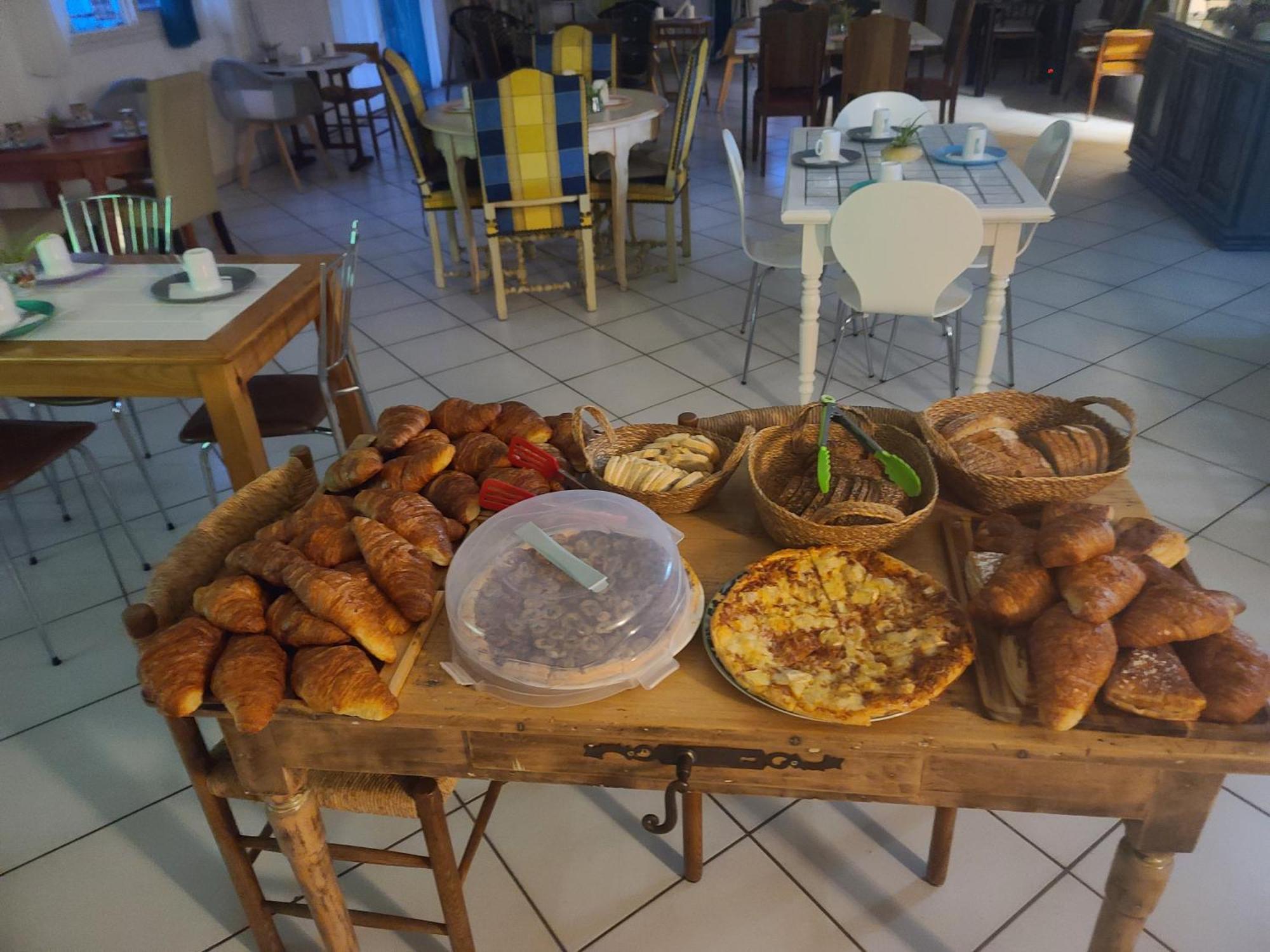 Bel Hotel Restaurant La Gentilhommiere Trebes Luaran gambar